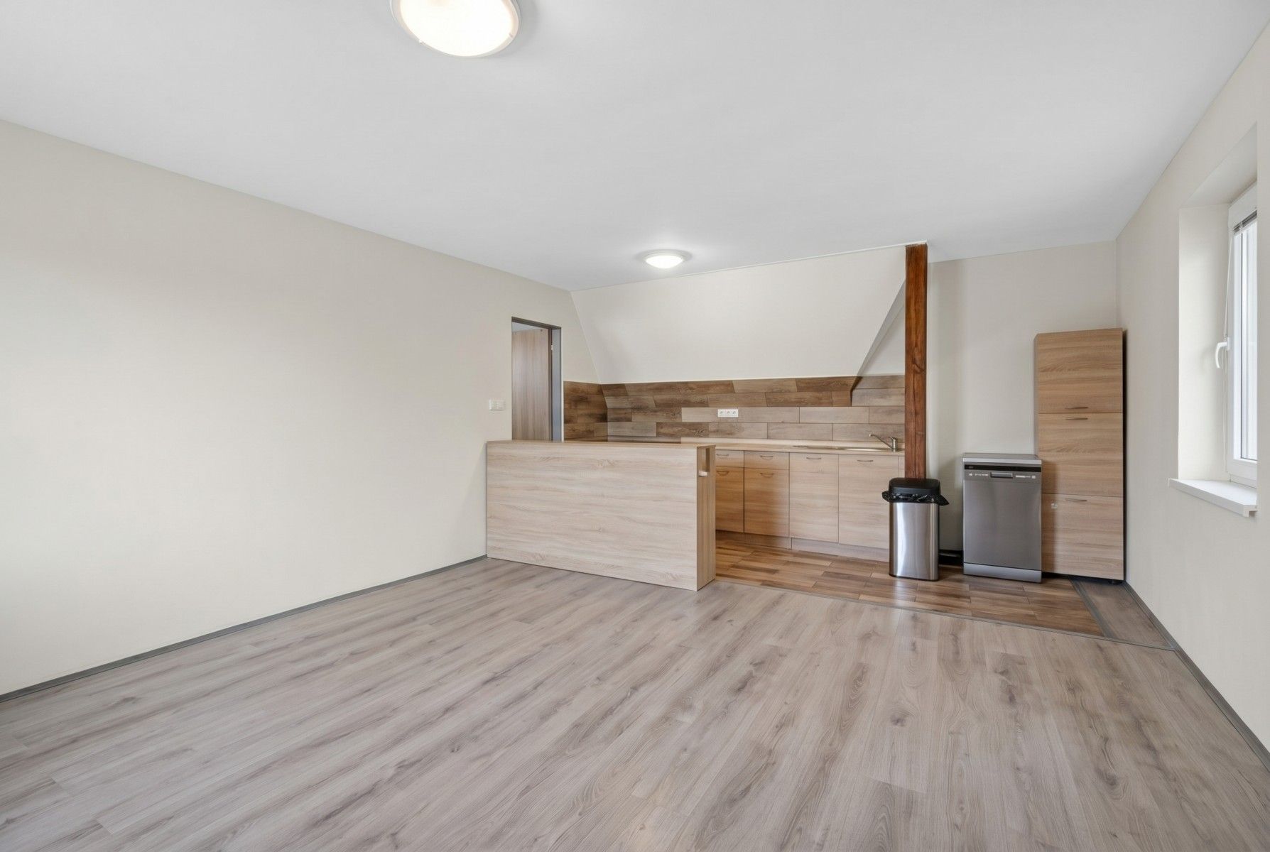 Prodej komerčního prostoru 328 m² - foto 16