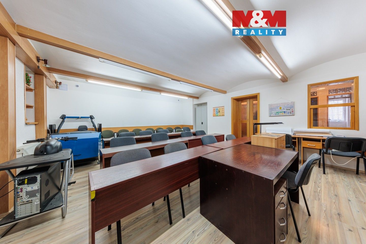 Prodej komerčního prostoru 57 m² - foto 1
