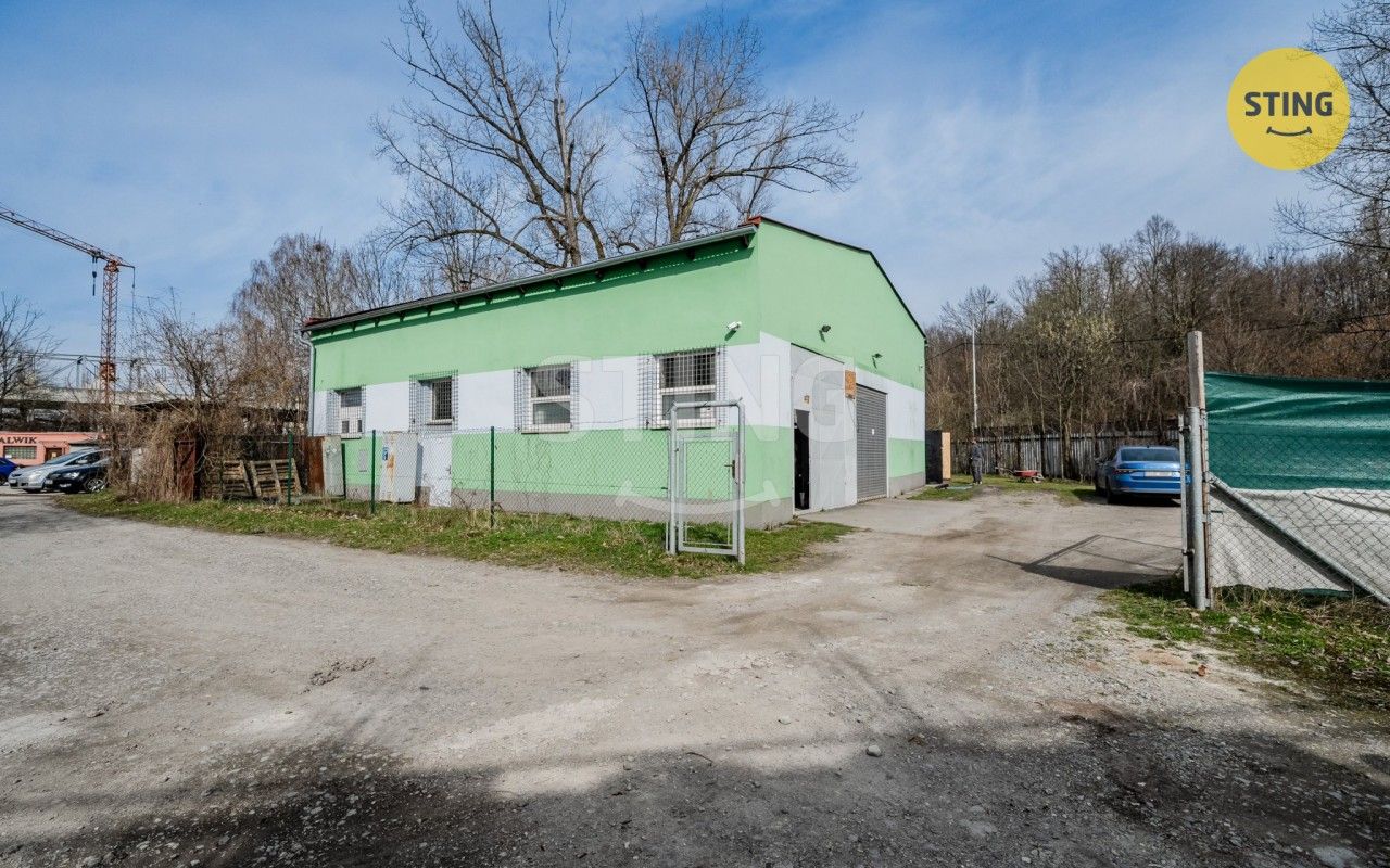 Prodej komerčního prostoru 196 m² - foto 4