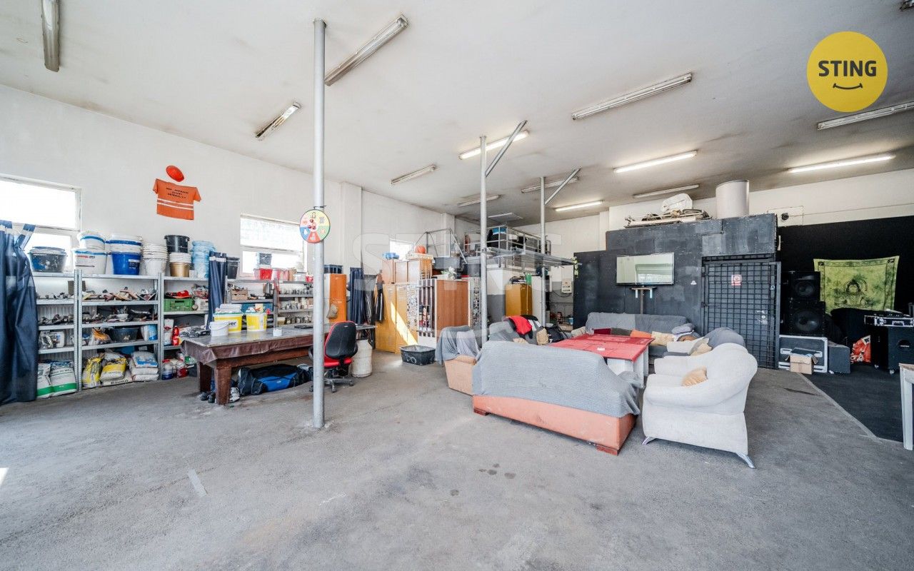 Prodej komerčního prostoru 196 m² - foto 11