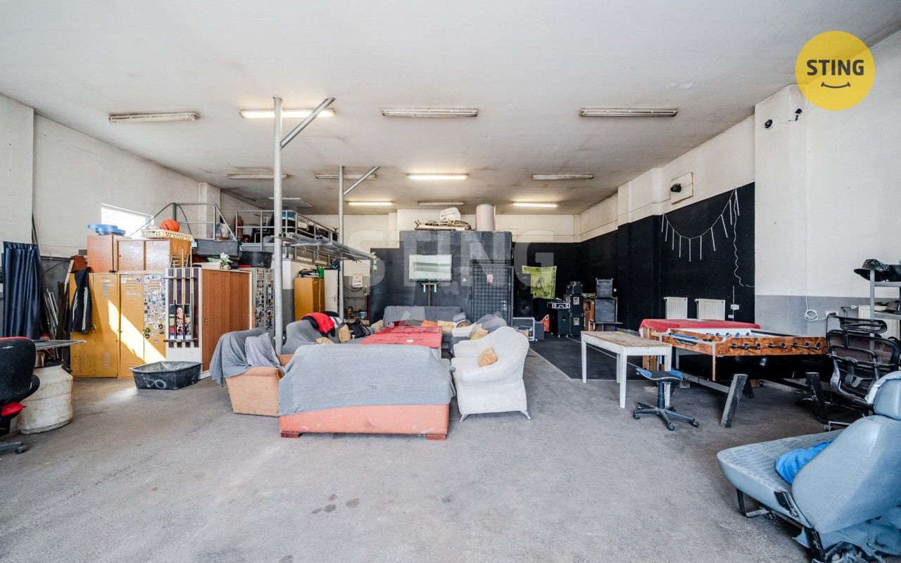 Prodej komerčního prostoru 196 m² - foto 12