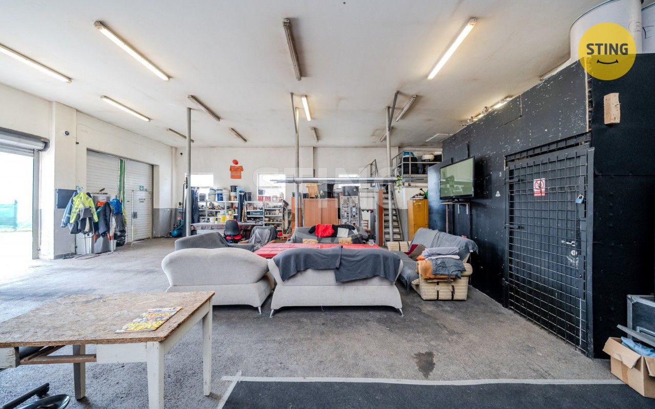 Prodej komerčního prostoru 196 m² - foto 15