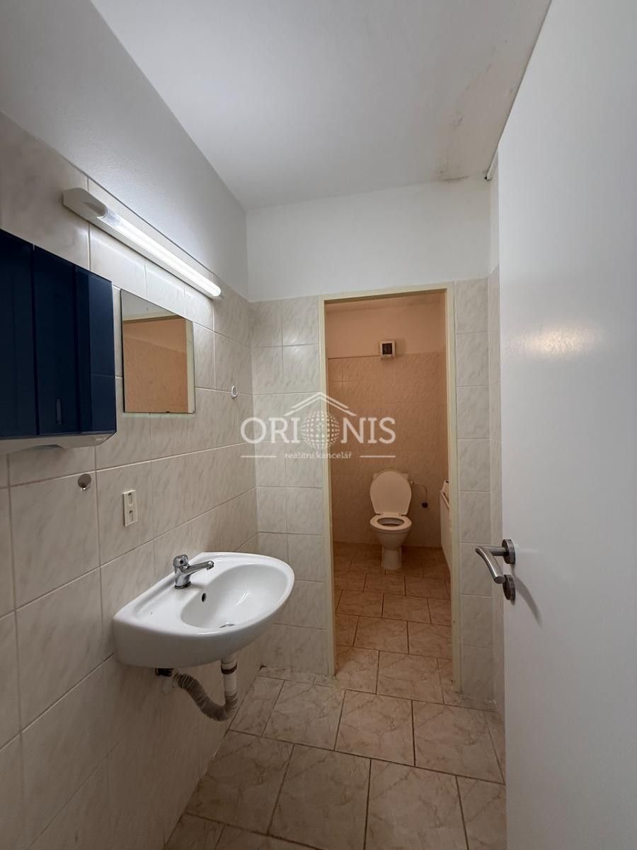 Pronájem komerčního prostoru 61 m² - foto 10
