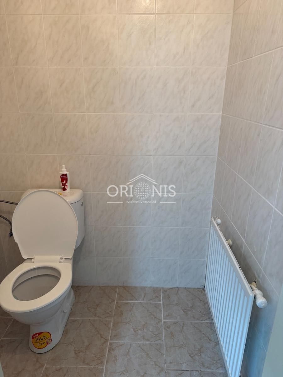 Pronájem komerčního prostoru 61 m² - foto 12