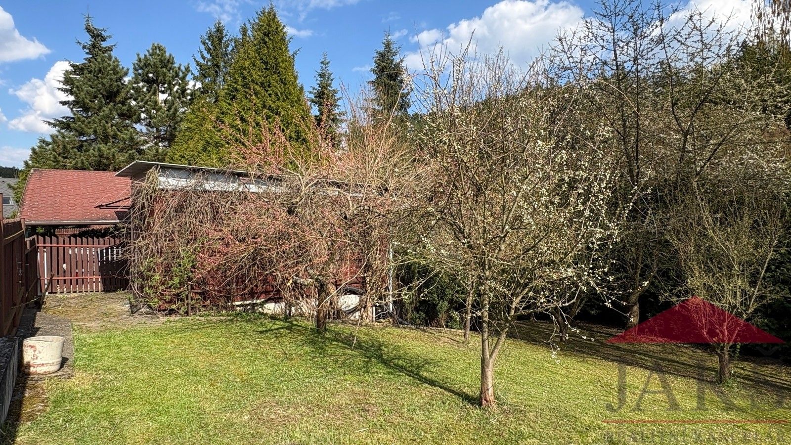 Prodej pozemku 398 m² - foto 1