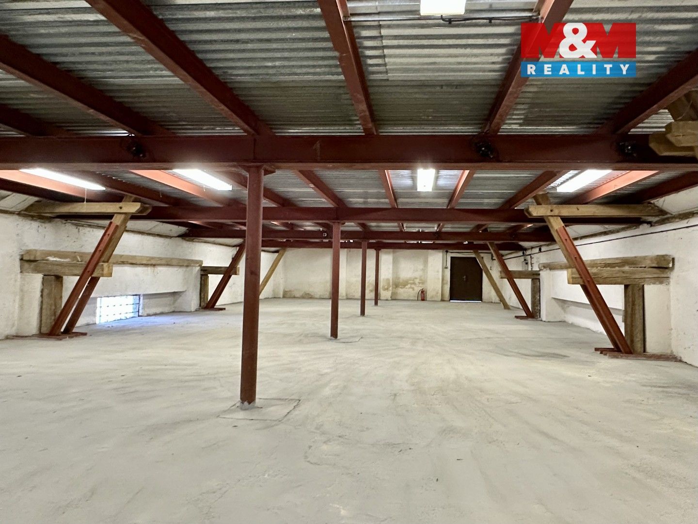 Pronájem komerčního prostoru 190 m² - foto 2
