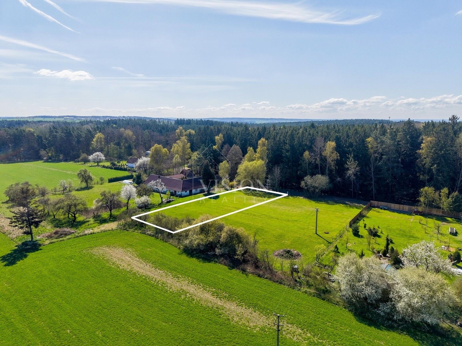 Prodej pozemku 1350 m² - foto 1