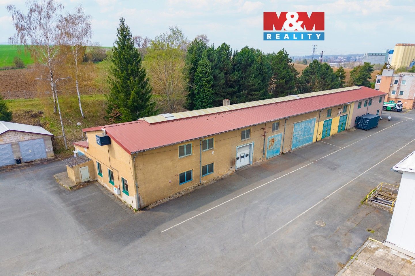 Pronájem komerčního prostoru 770 m² - foto 1