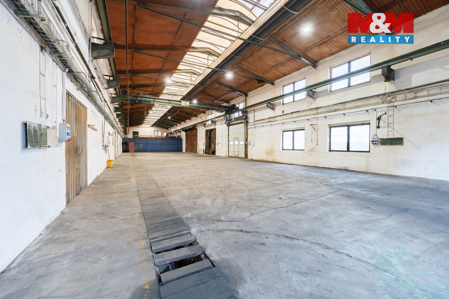 Pronájem komerčního prostoru 770 m² - foto 9