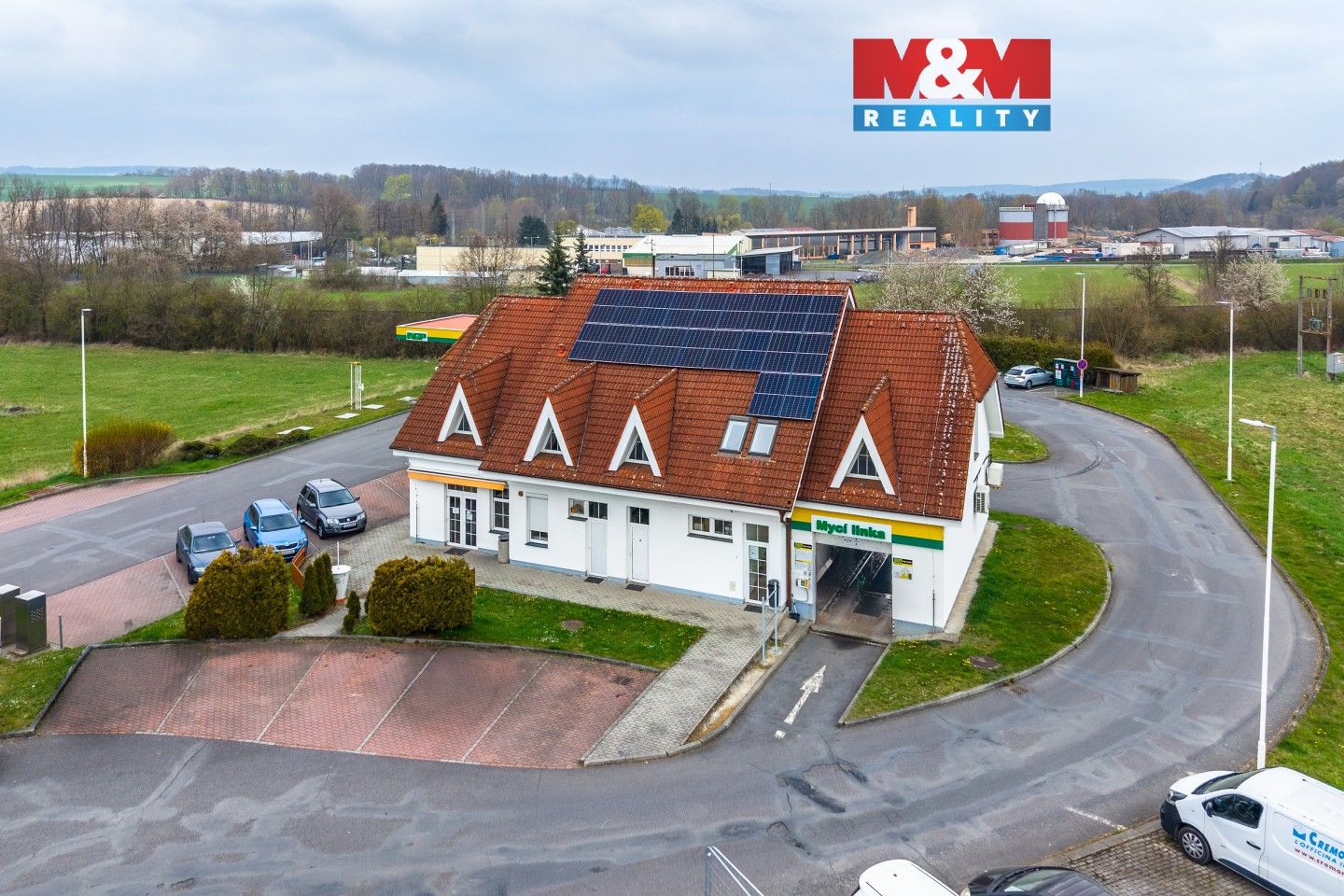 Pronájem komerčního prostoru 138 m² - foto 1