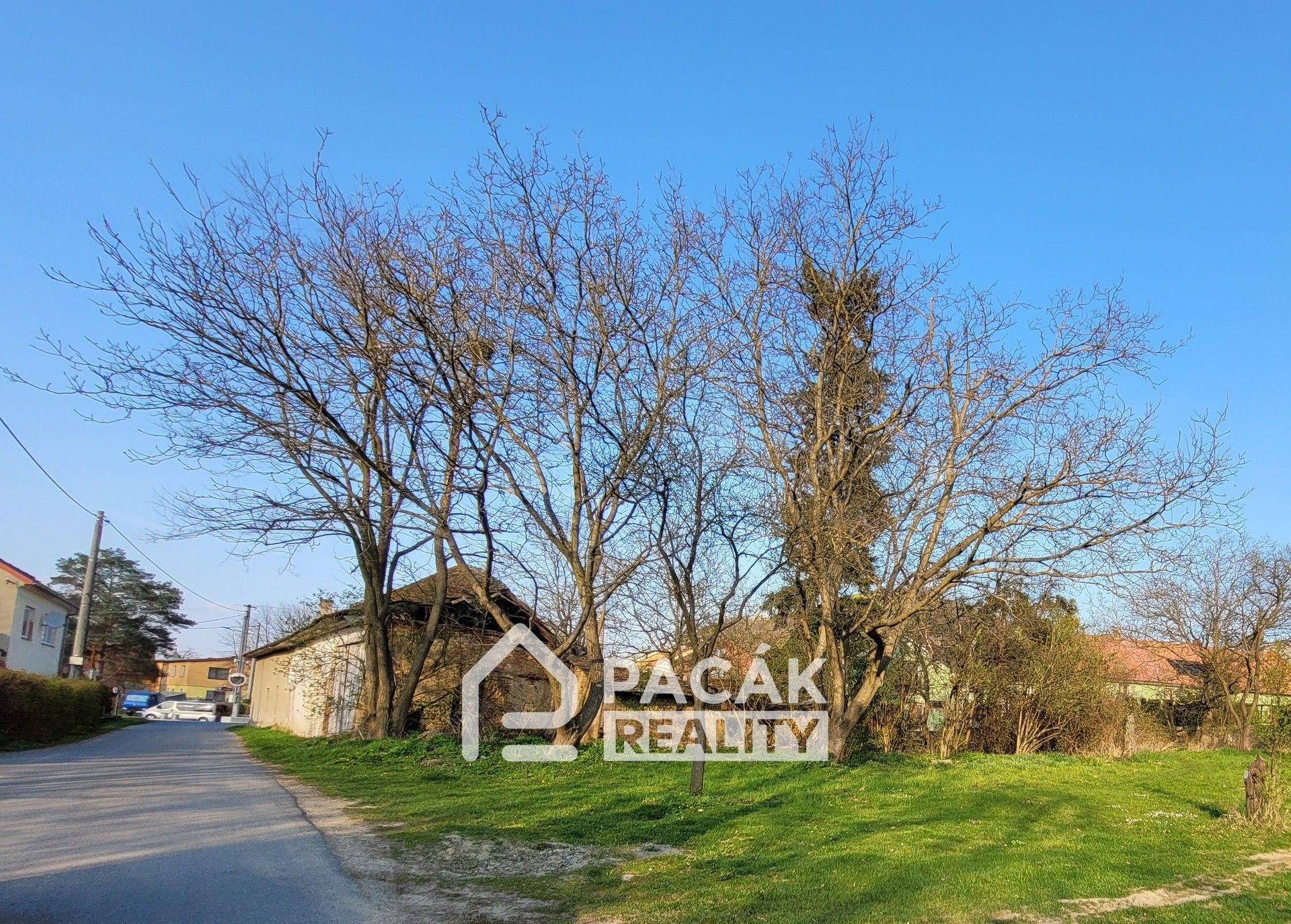 Prodej pozemku 1056 m² - foto 1
