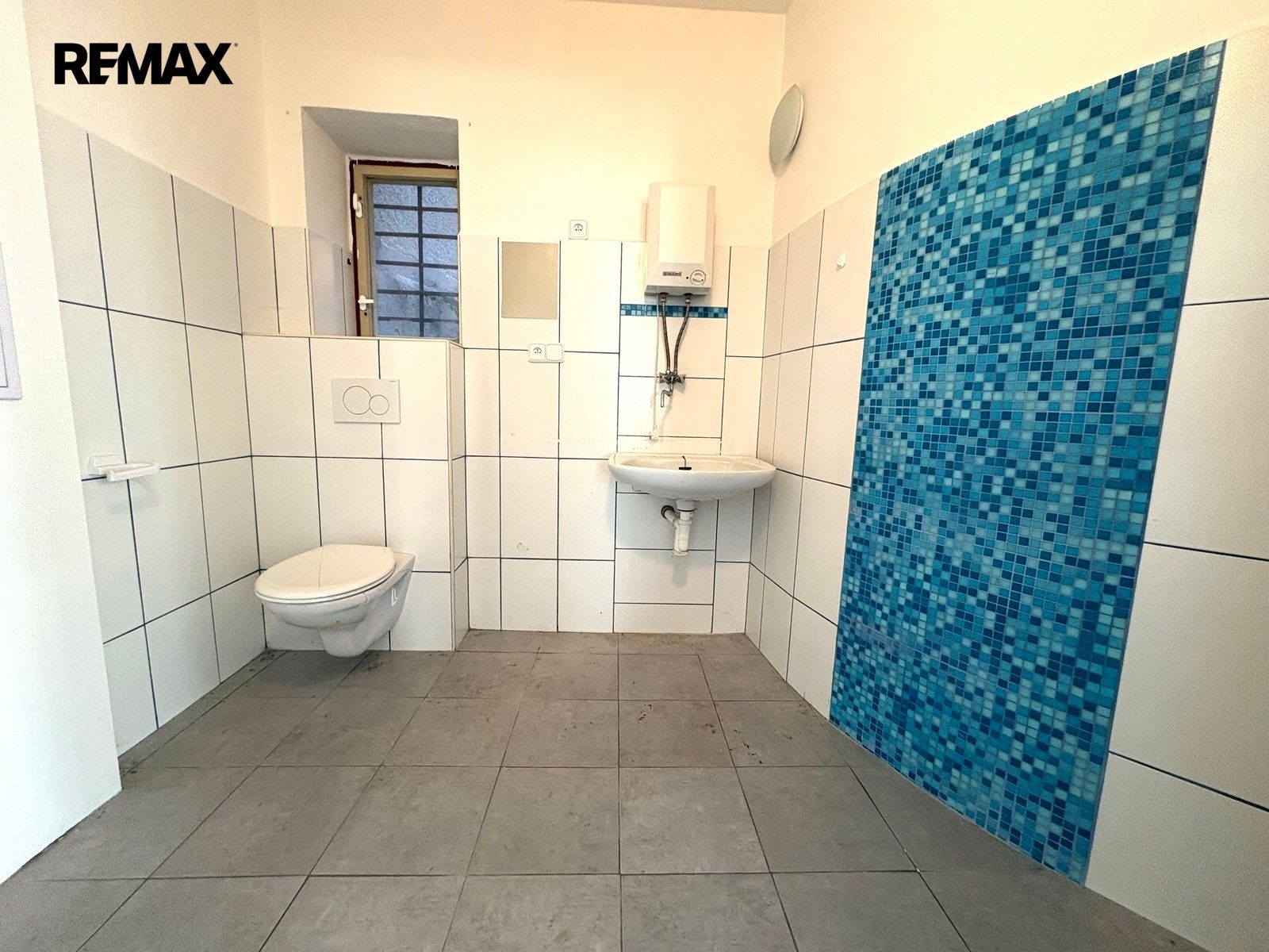 Pronájem komerčního prostoru 54 m² - foto 4