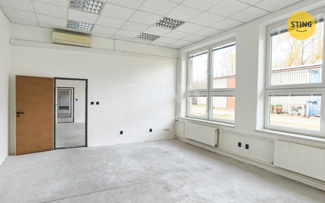 Pronájem komerčního prostoru 600 m² - foto 11