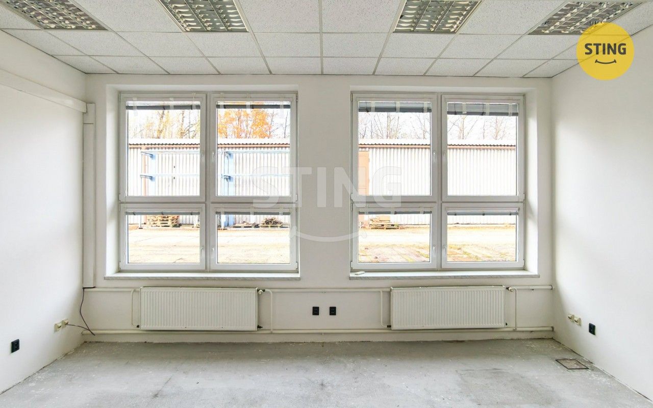 Pronájem komerčního prostoru 600 m² - foto 12