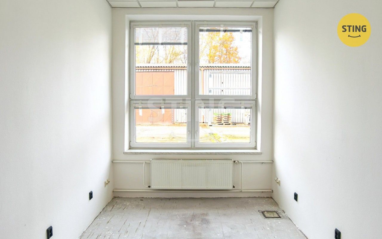 Pronájem komerčního prostoru 600 m² - foto 14