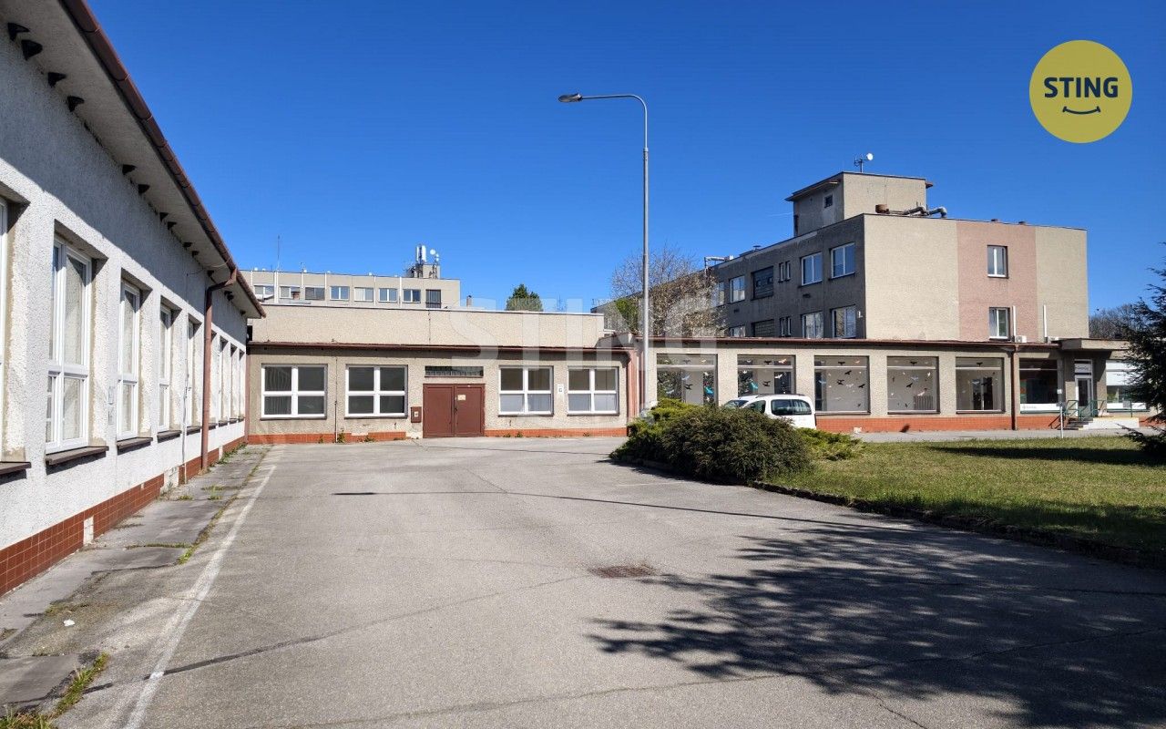 Pronájem komerčního prostoru 600 m² - foto 23