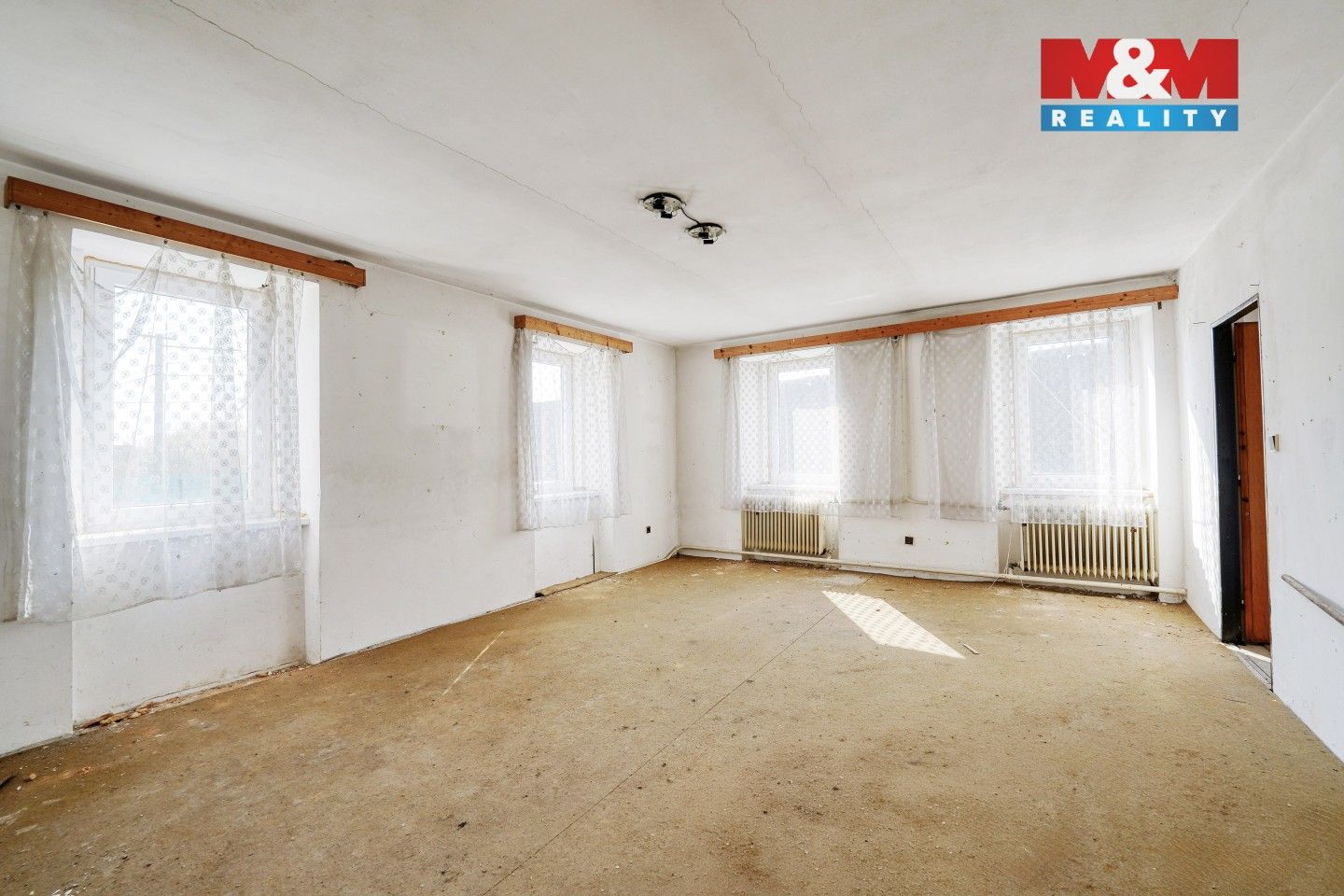 Prodej nemovitosti 200 m² - foto 6