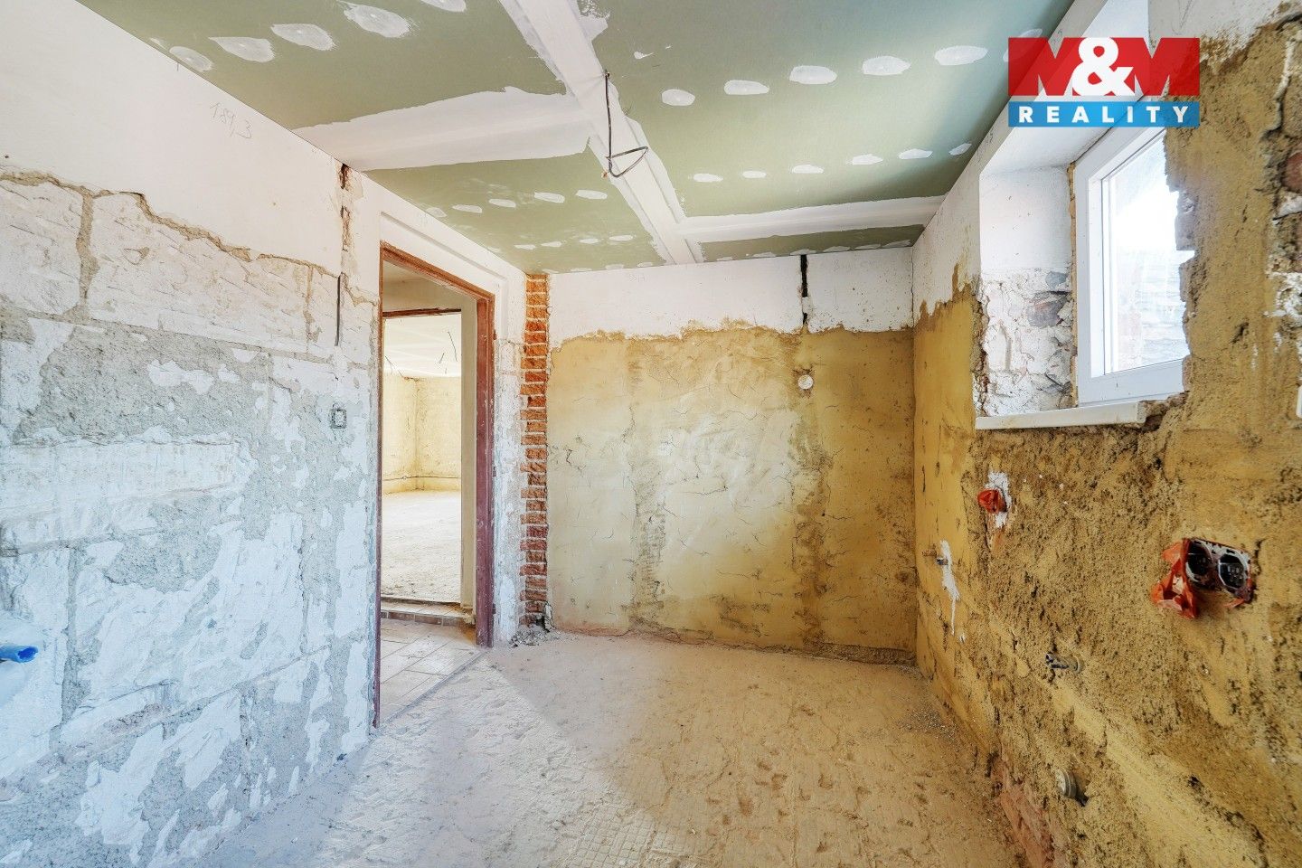 Prodej nemovitosti 200 m² - foto 10