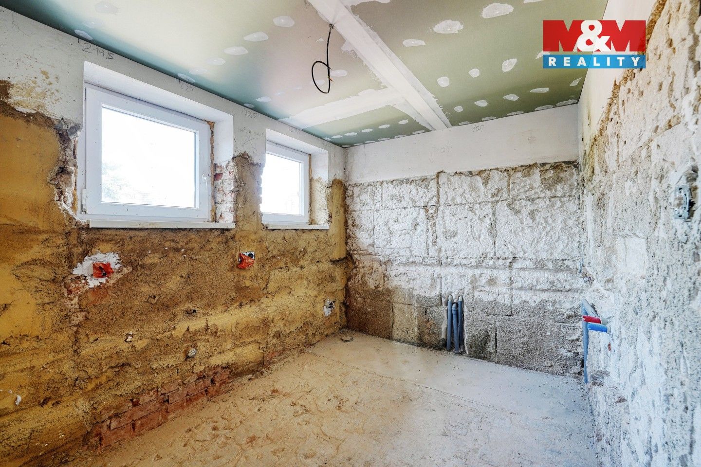 Prodej nemovitosti 200 m² - foto 9