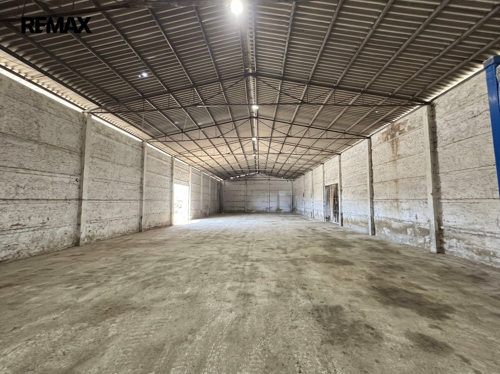 Pronájem komerčního prostoru 618 m² - foto 1