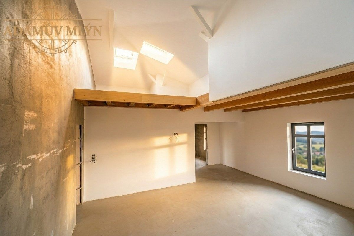 Prodej nemovitosti 670 m² - foto 7