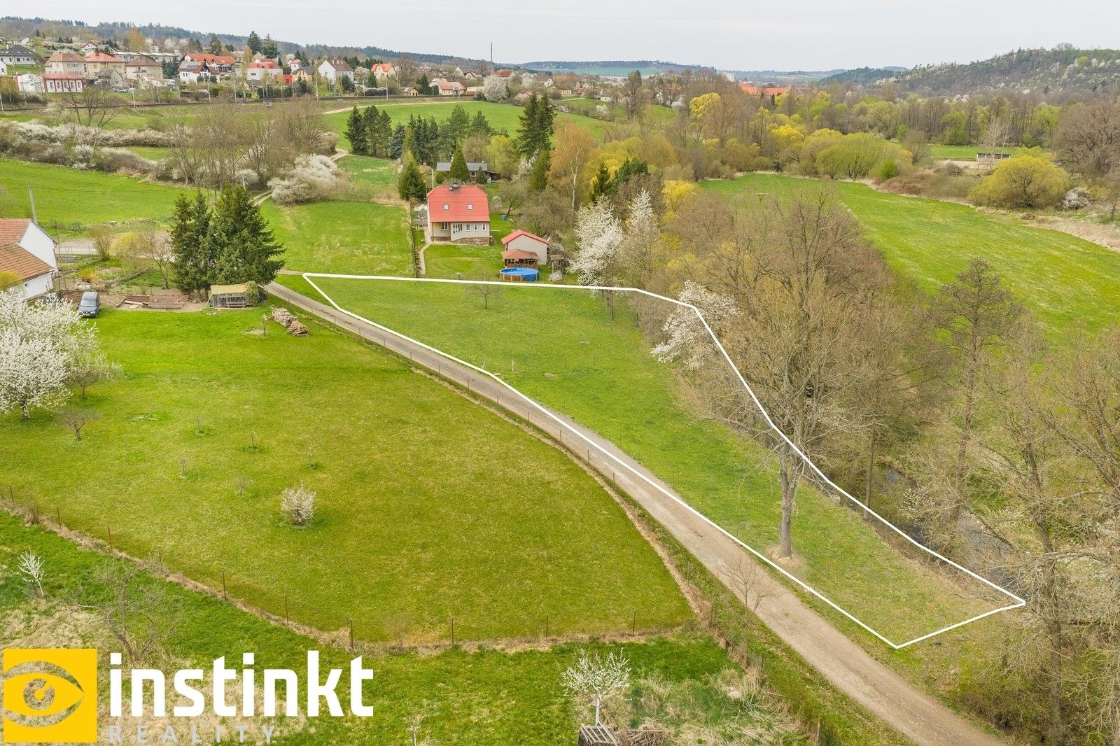 Prodej pozemku 2574 m² - foto 1