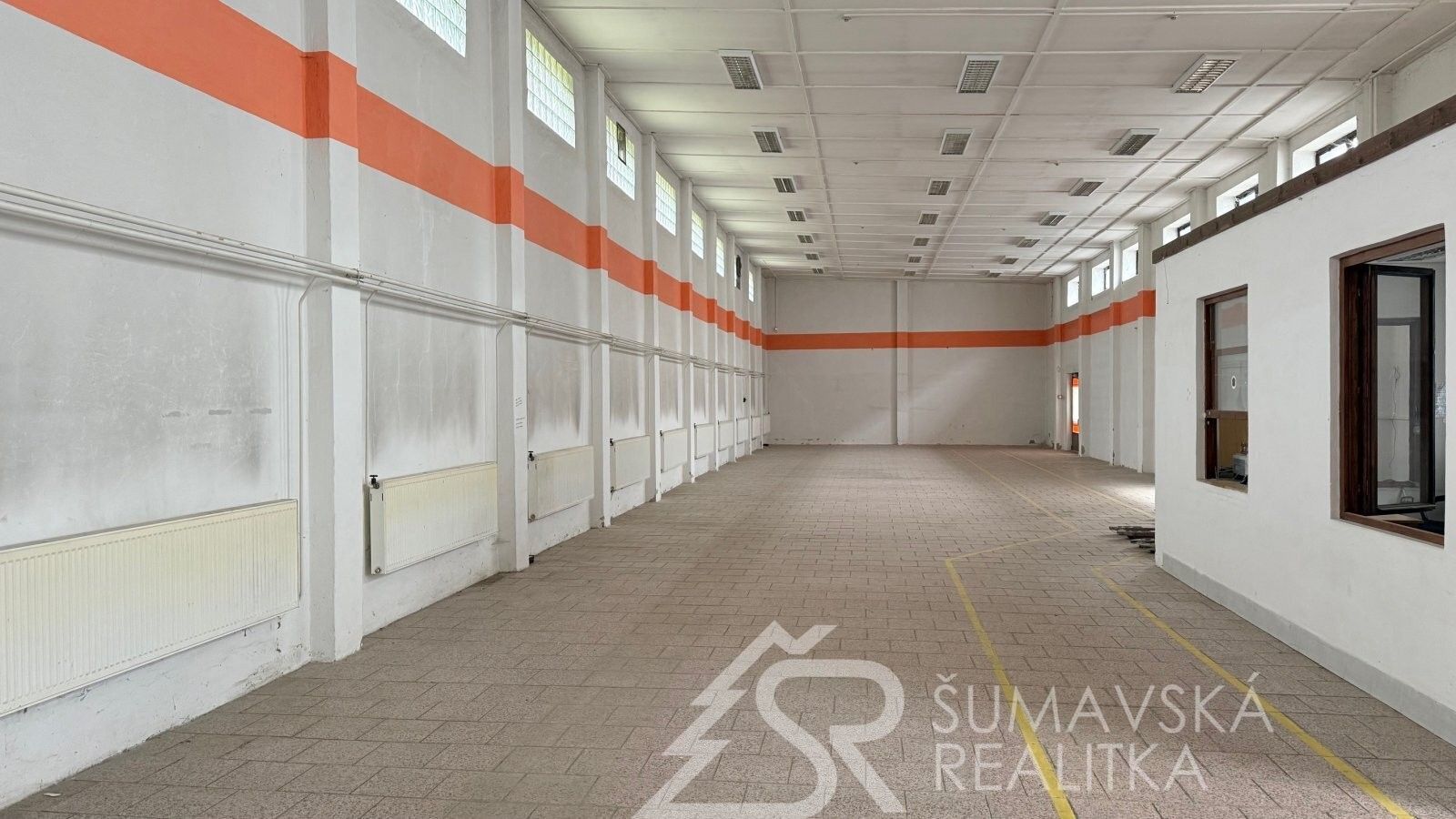 Pronájem komerčního prostoru 300 m² - foto 2