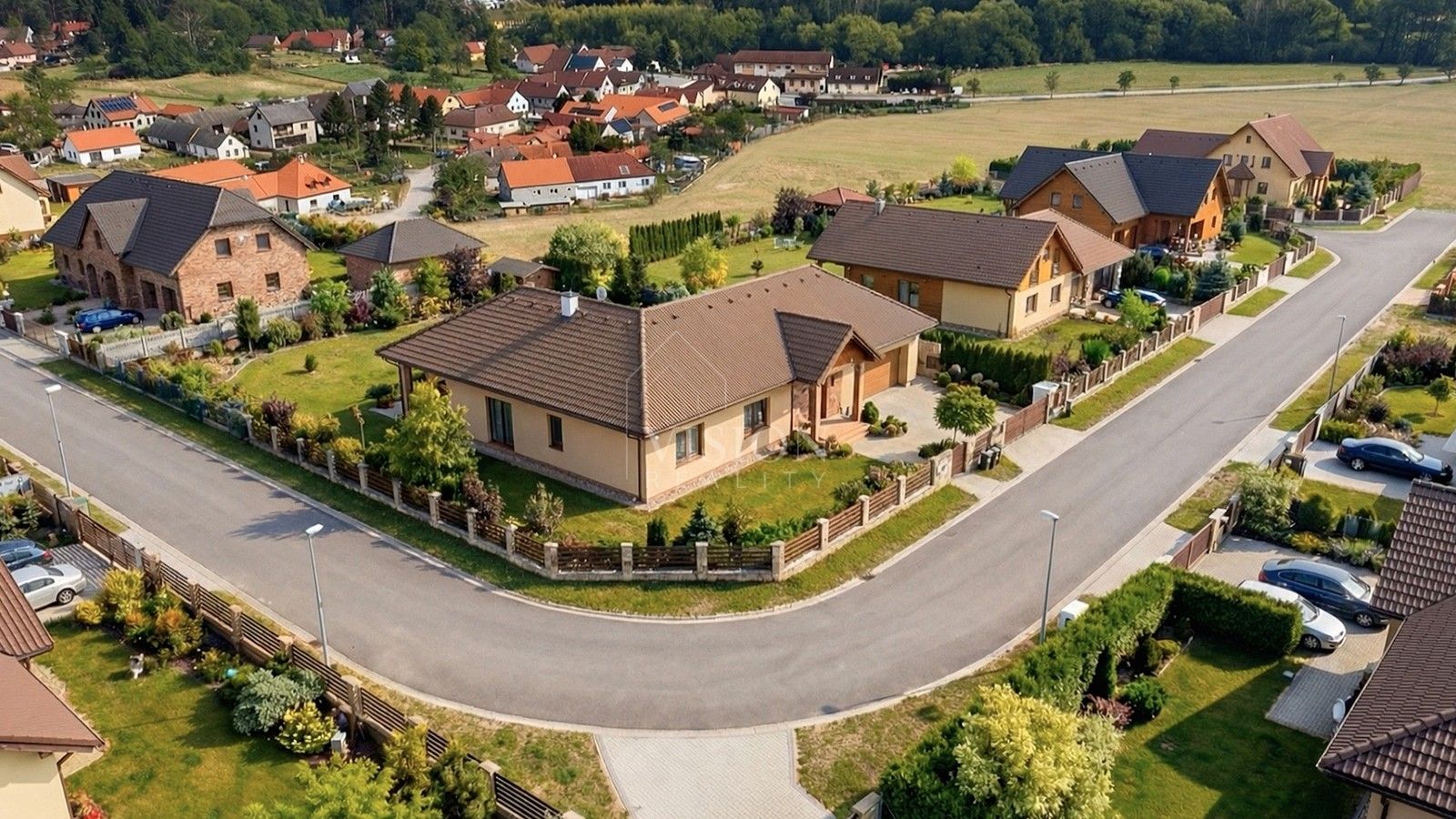 Prodej pozemku 772 m² - foto 1