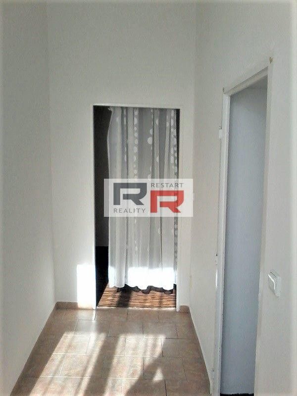 Pronájem bytu 2+1 52 m² - foto 3