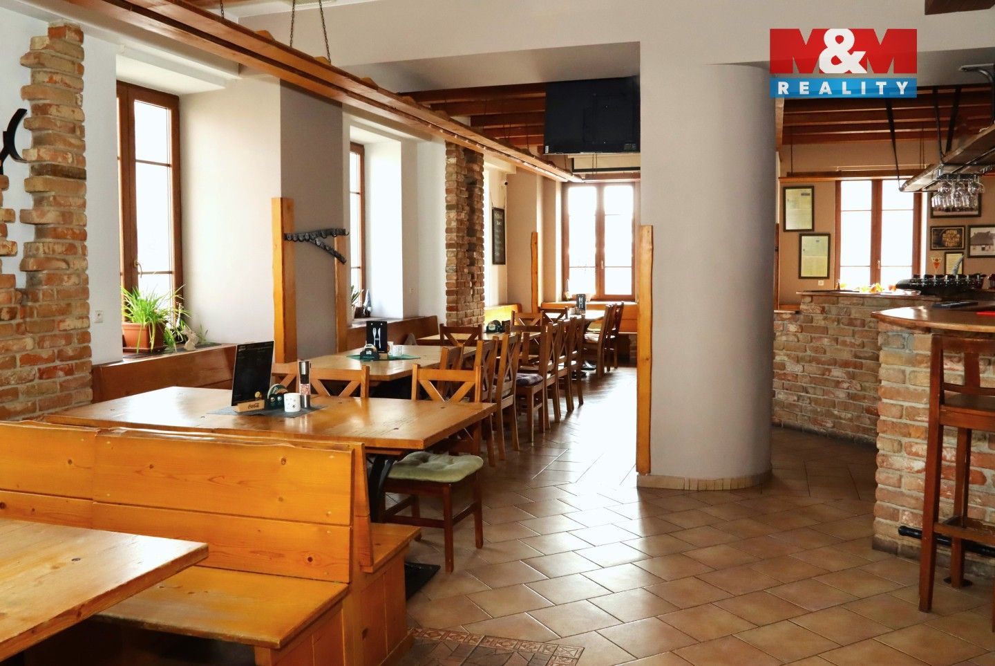 Pronájem komerčního prostoru 220 m² - foto 4