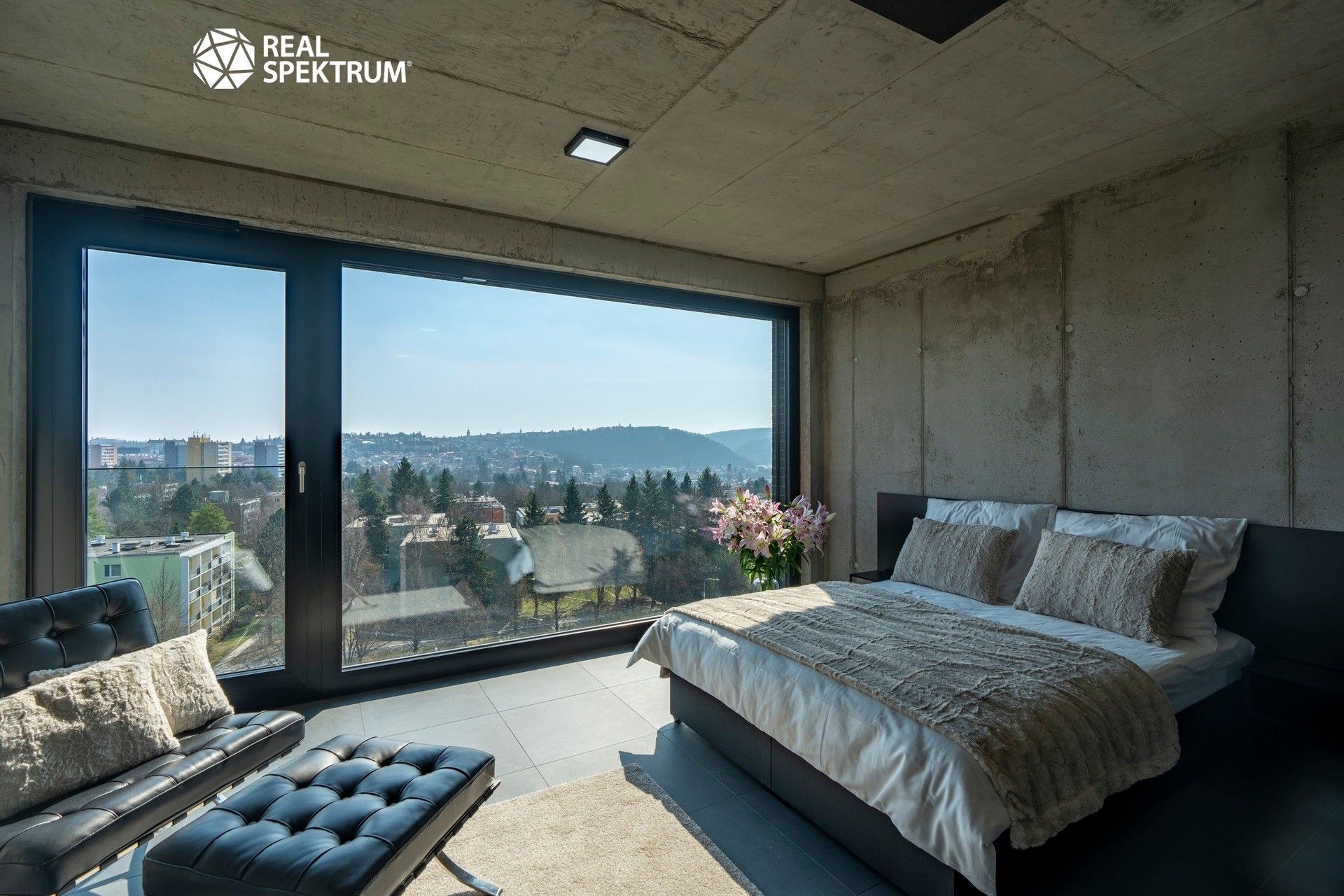 Pronájem bytu 1+kk 44 m² - foto 1