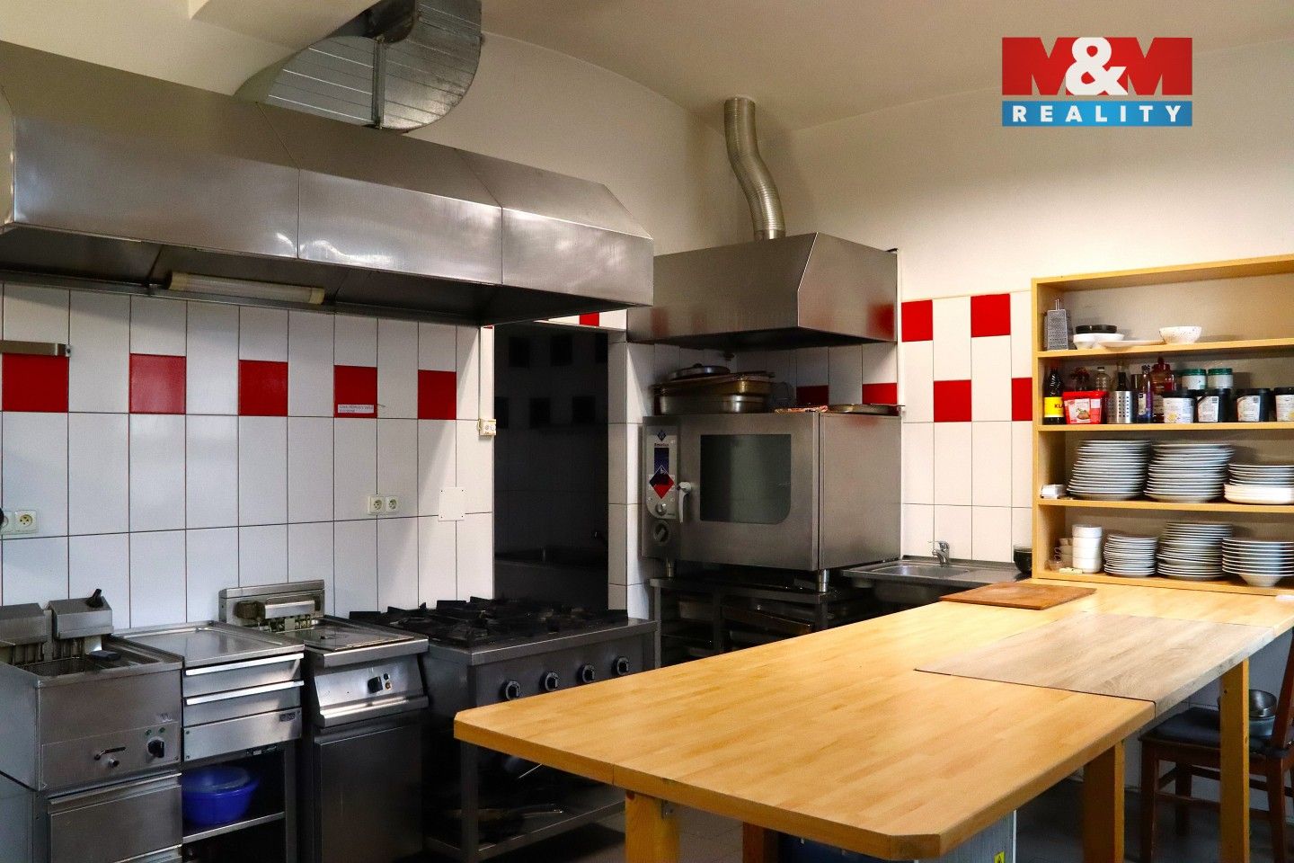 Pronájem komerčního prostoru 220 m² - foto 16
