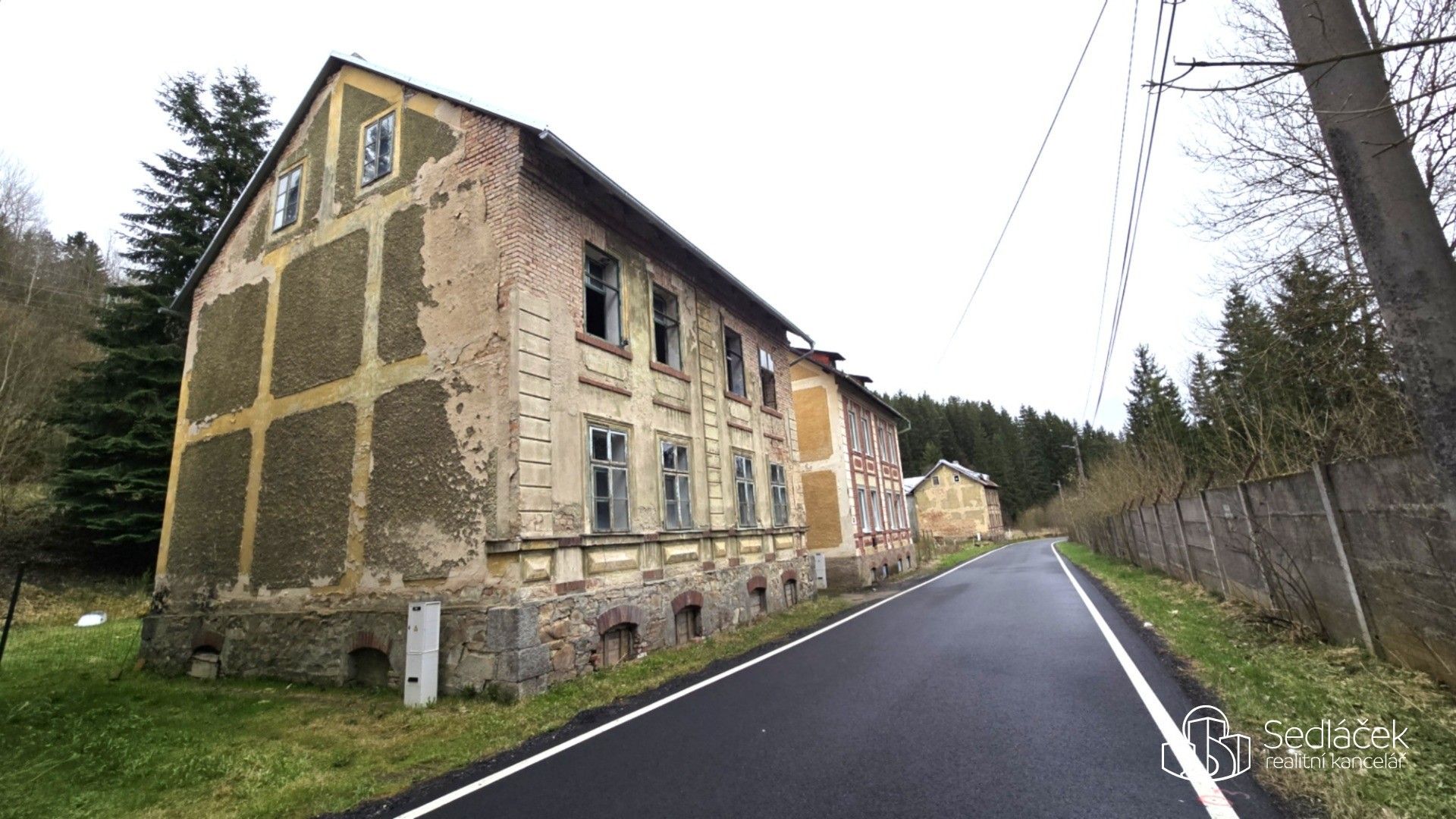 Prodej domu 300 m² - foto 1
