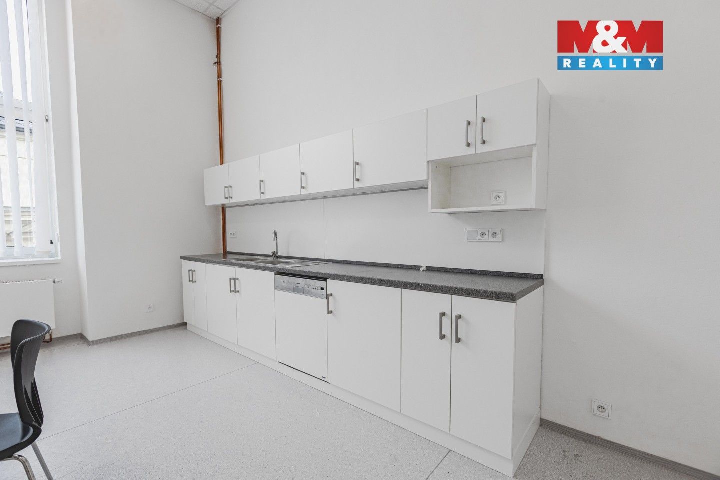 Pronájem komerčního prostoru 396 m² - foto 8