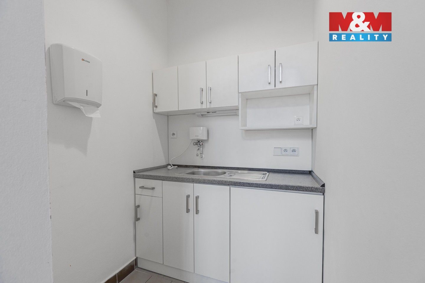 Pronájem komerčního prostoru 396 m² - foto 16