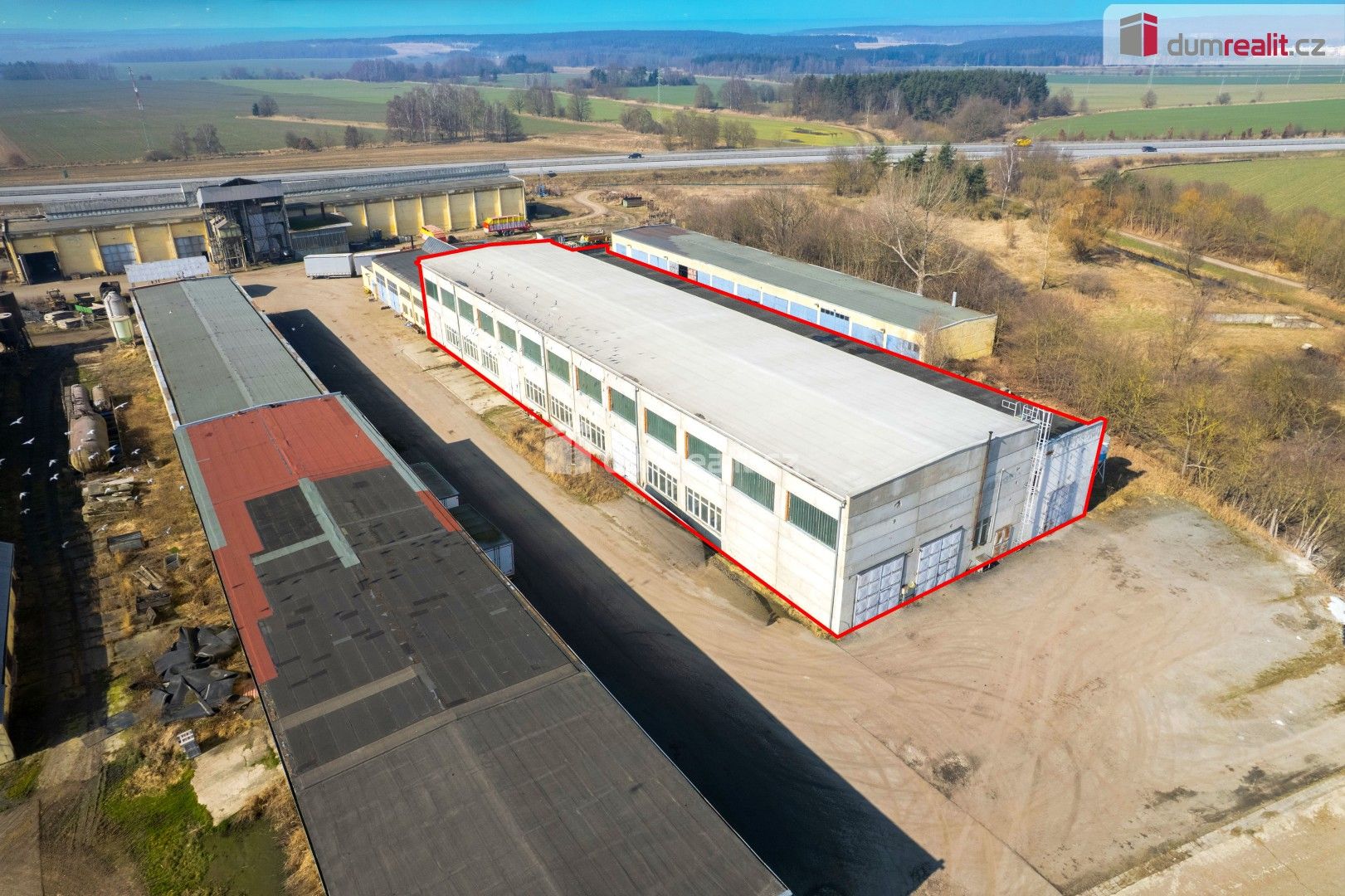 Prodej komerčního prostoru 2752 m² - foto 1