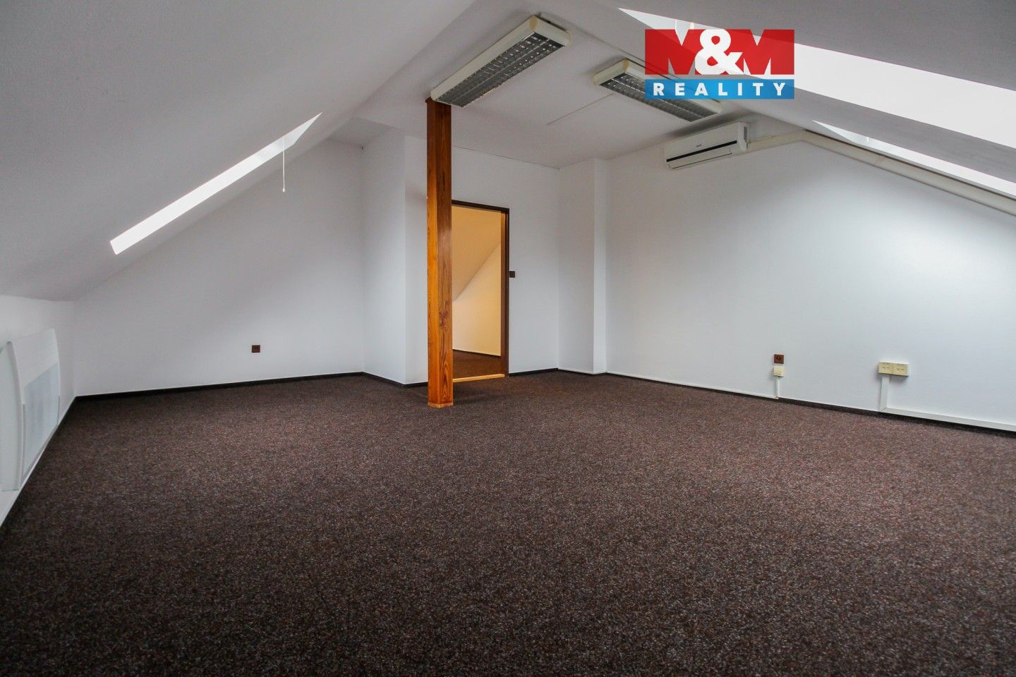 Pronájem komerčního prostoru 27 m² - foto 1