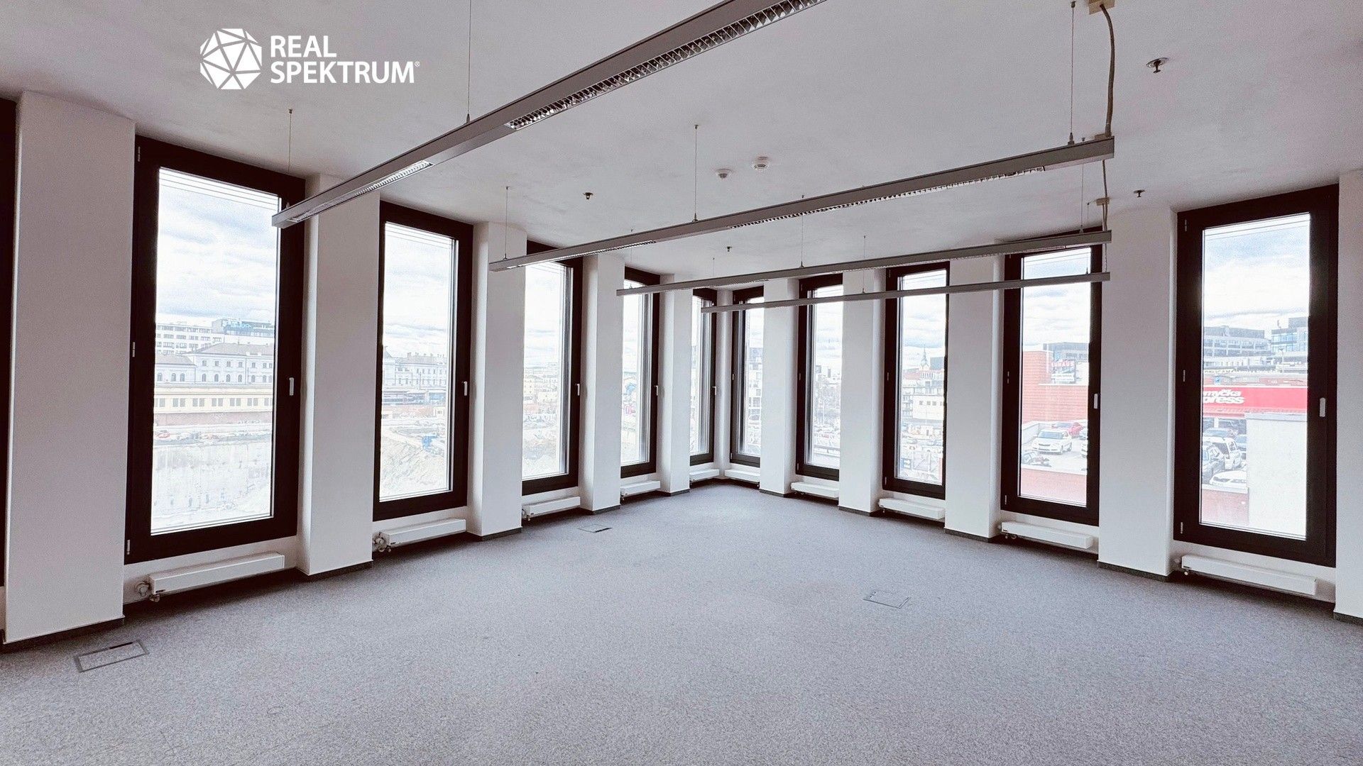 Pronájem komerčního prostoru 671 m² - foto 5
