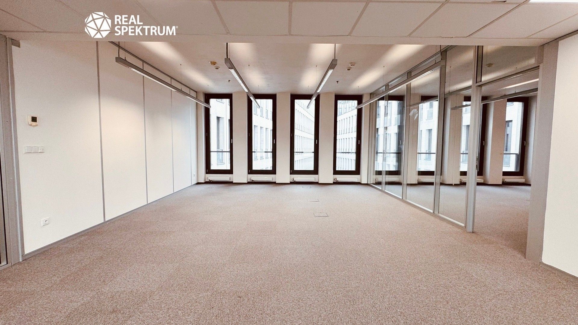 Pronájem komerčního prostoru 671 m² - foto 10