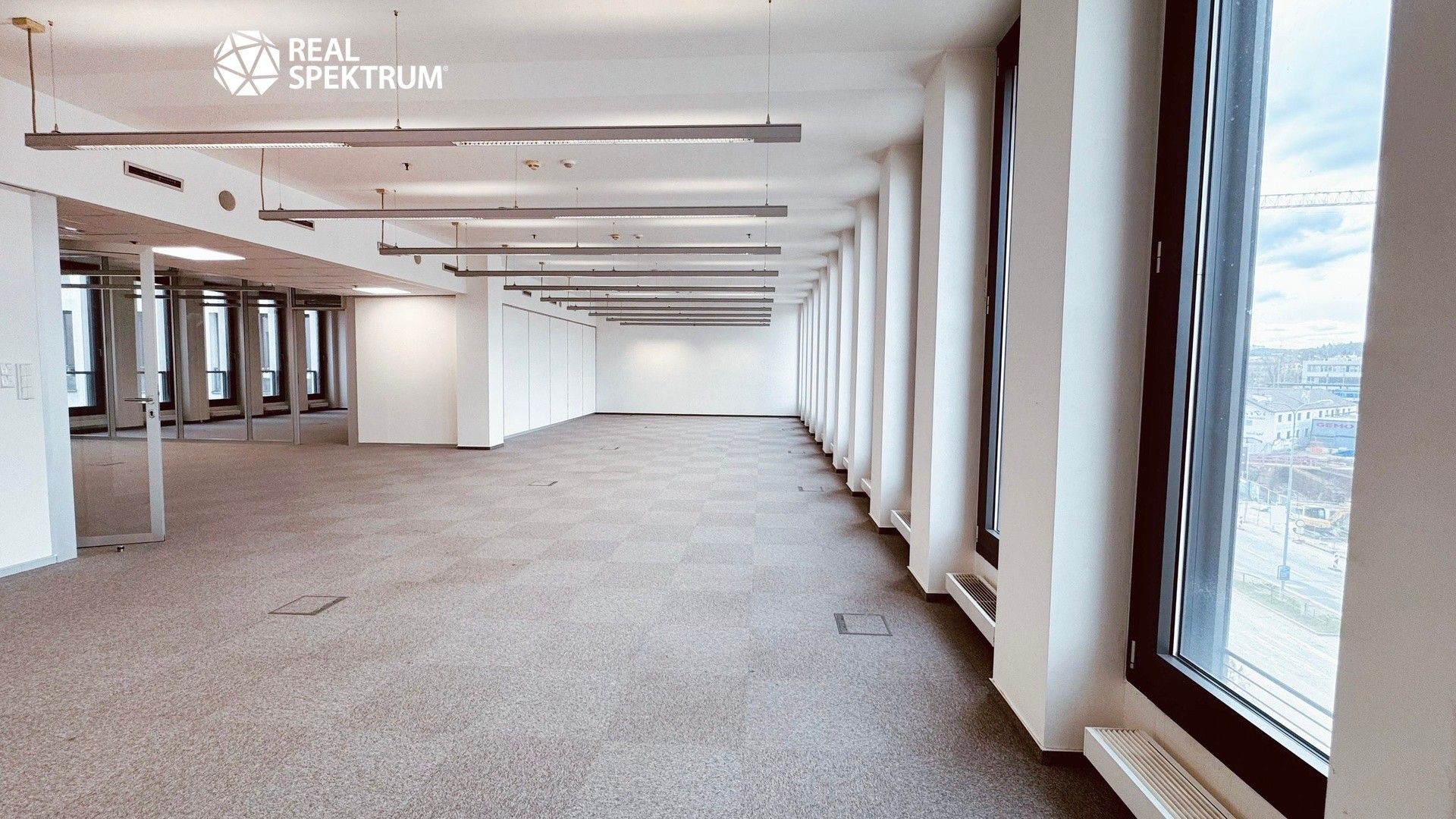 Pronájem komerčního prostoru 671 m² - foto 23
