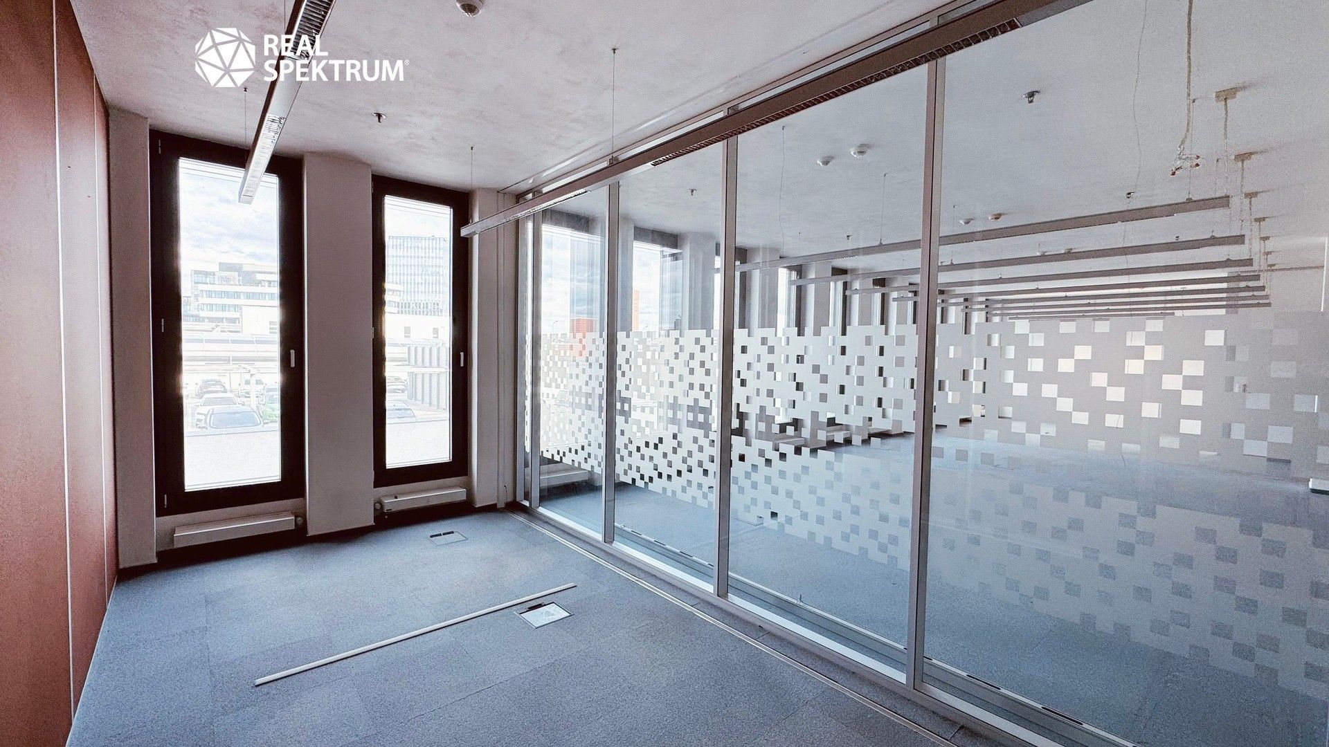 Pronájem komerčního prostoru 671 m² - foto 29