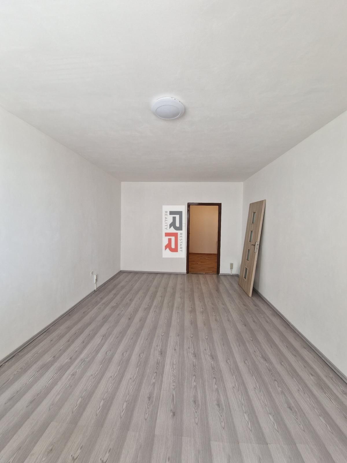 Pronájem bytu 3+1 65 m² - foto 14