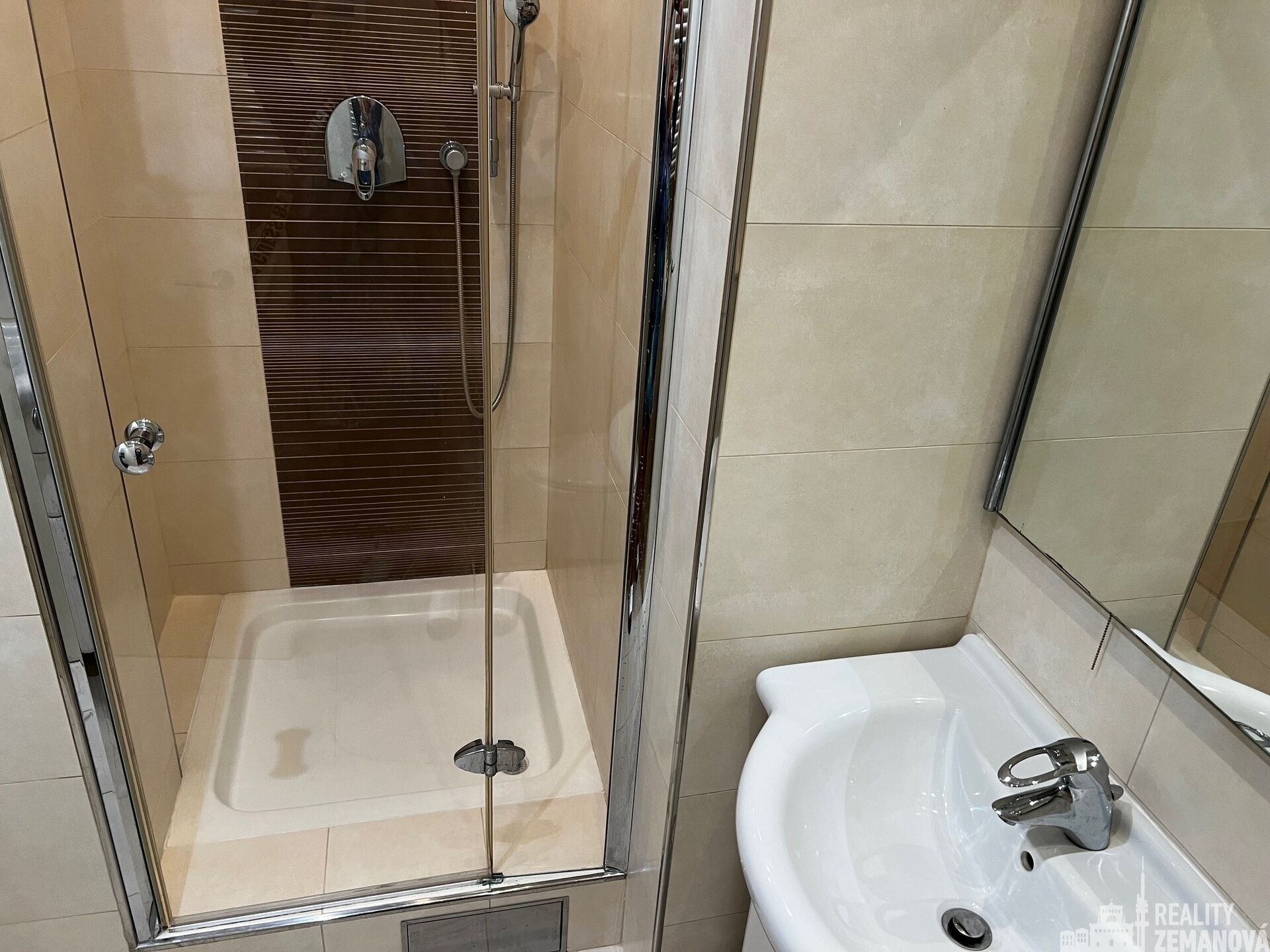 Pronájem bytu 1+1 33 m² - foto 8