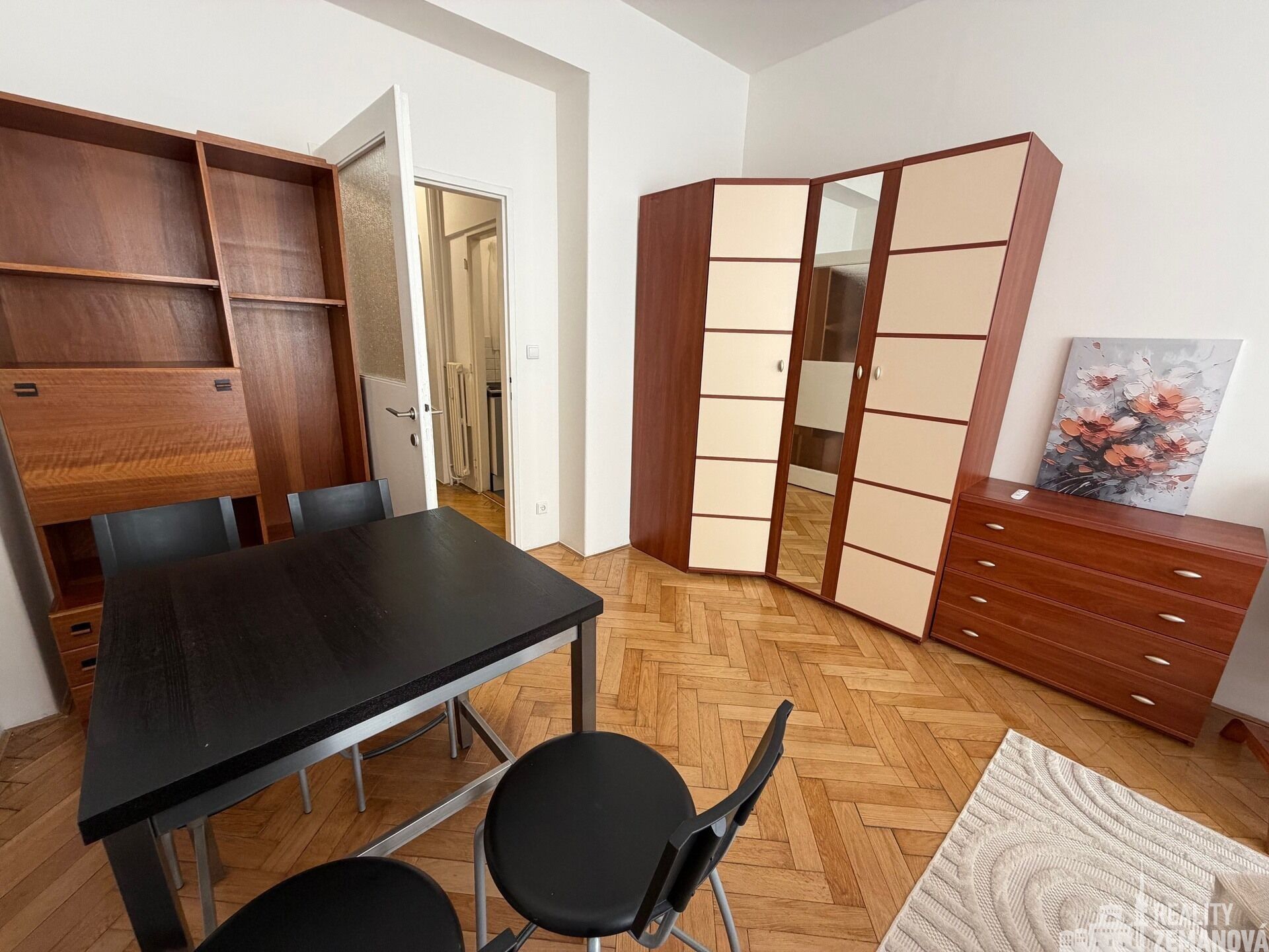 Pronájem bytu 1+1 33 m² - foto 4