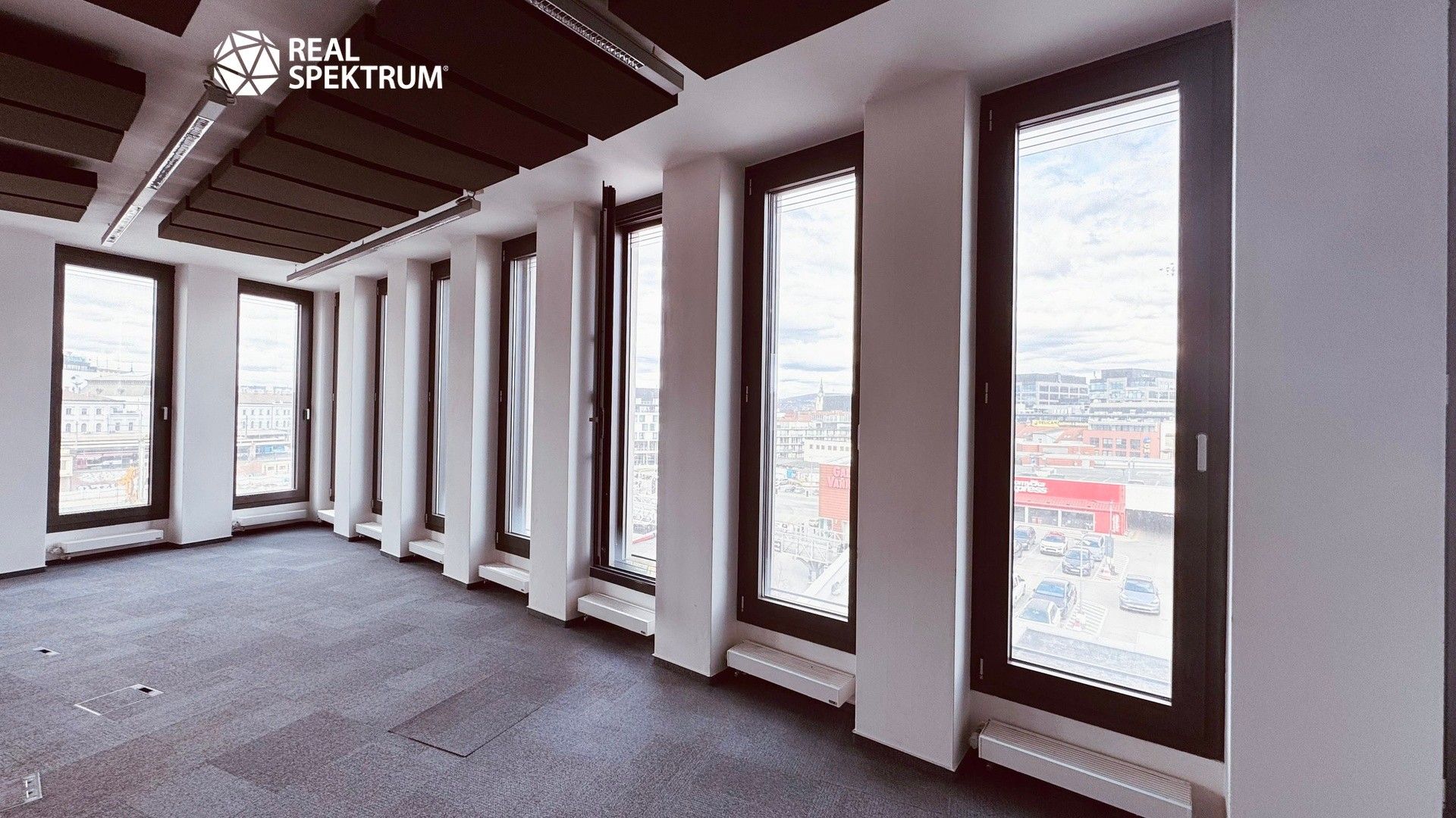 Pronájem komerčního prostoru 374 m² - foto 8