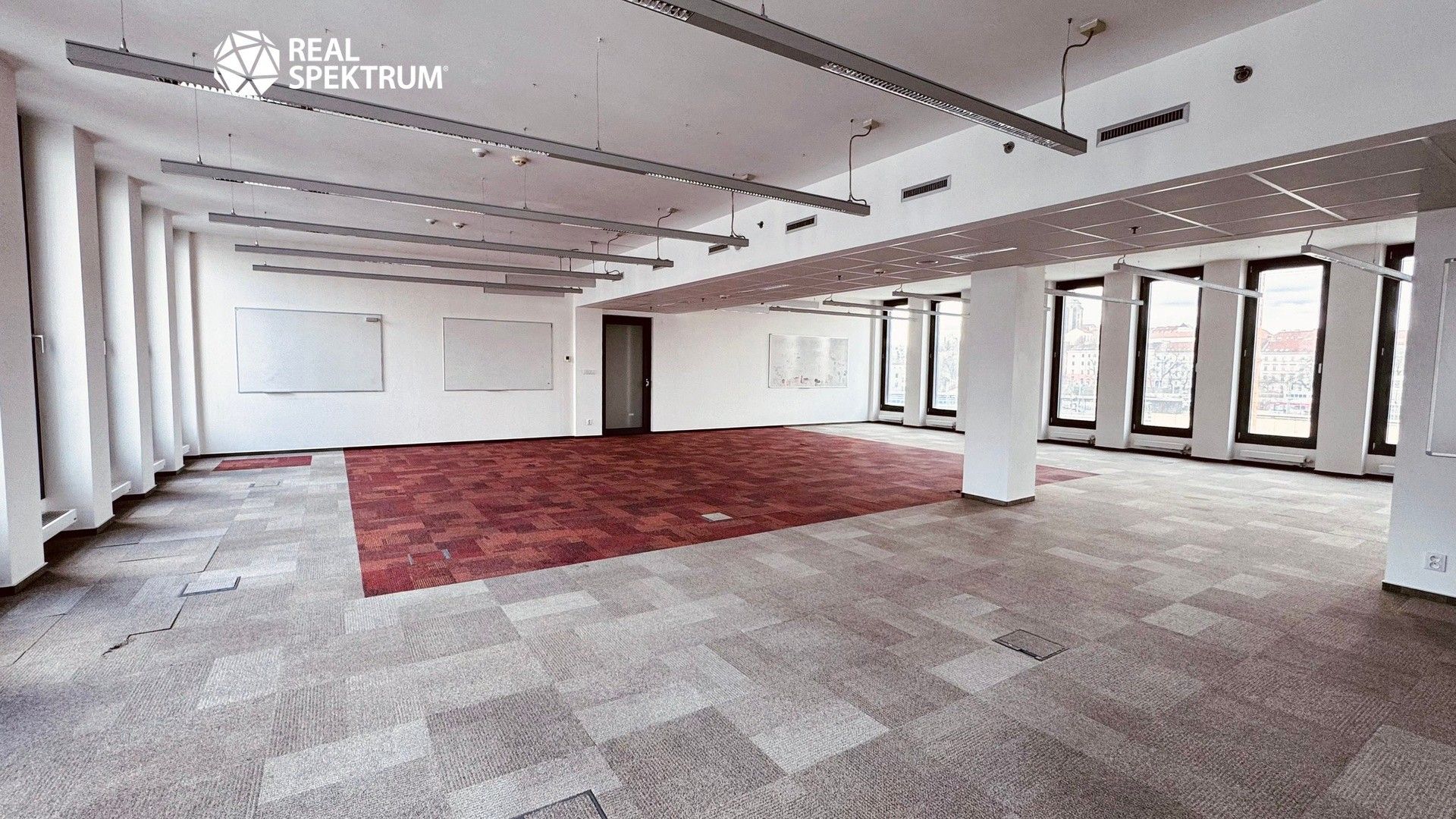 Pronájem komerčního prostoru 374 m² - foto 7