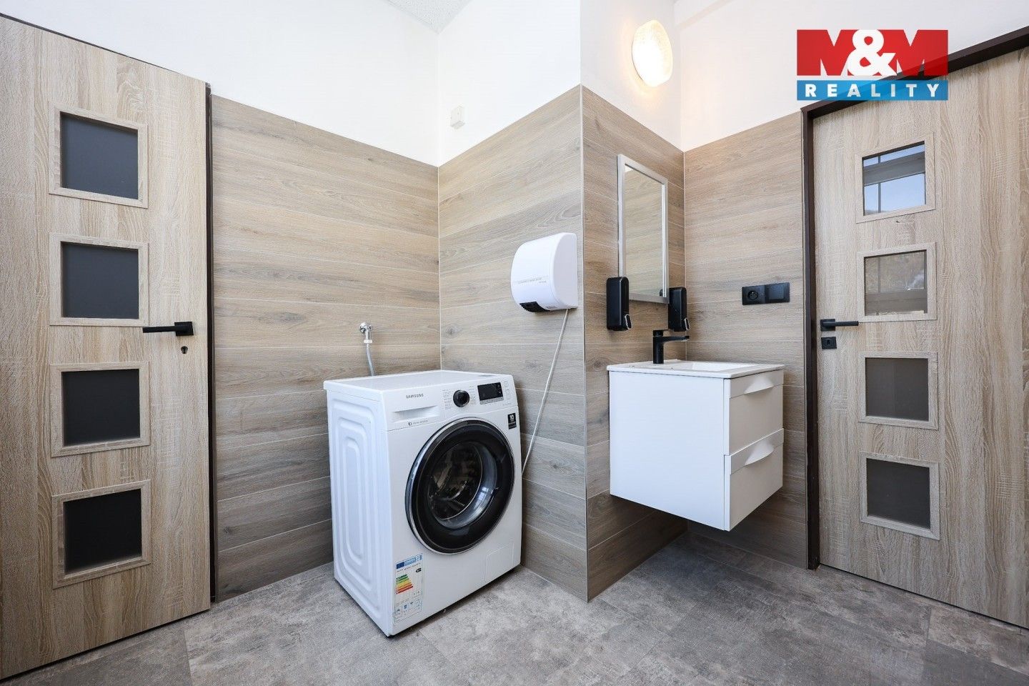 Pronájem komerčního prostoru 900 m² - foto 9