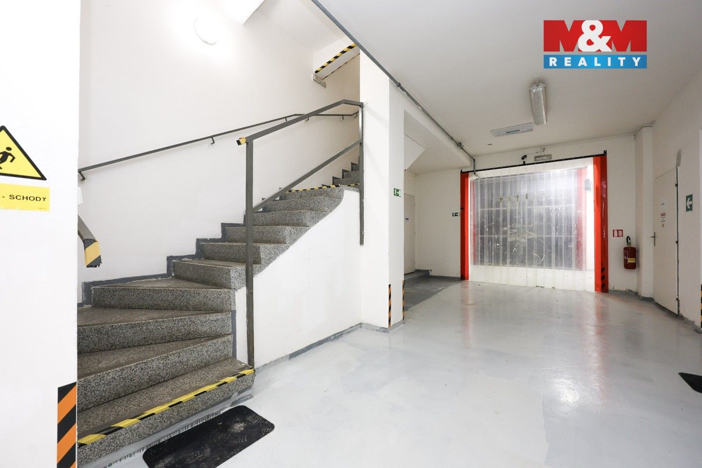Pronájem komerčního prostoru 900 m² - foto 12