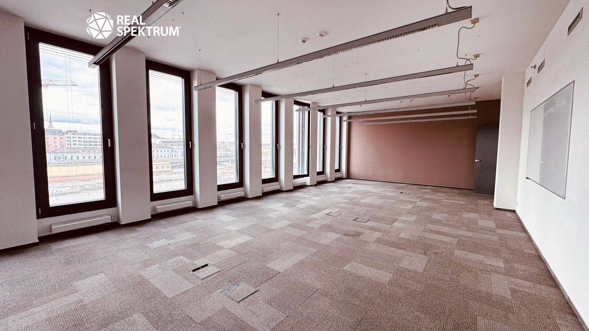 Pronájem komerčního prostoru 374 m² - foto 17