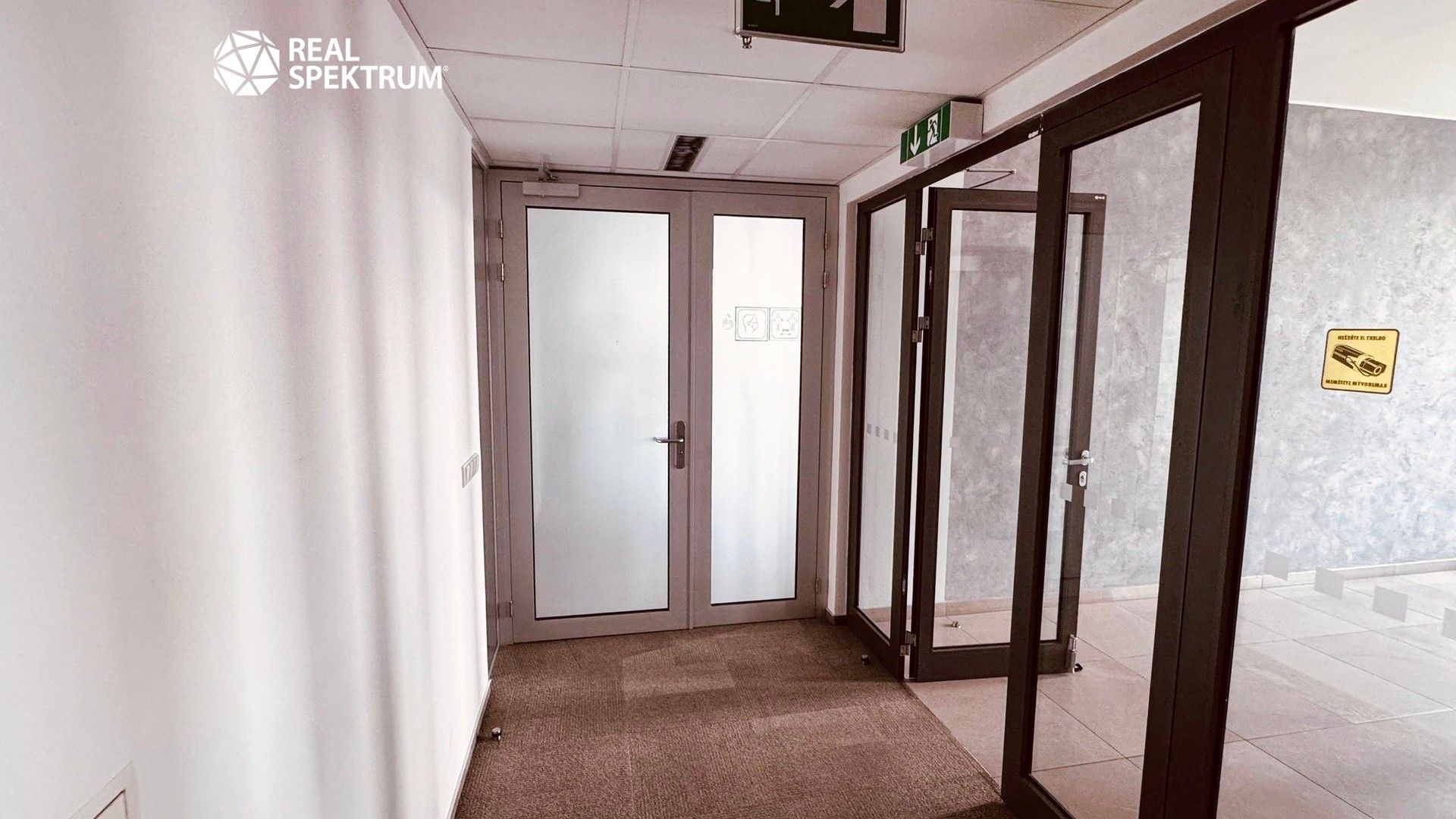 Pronájem komerčního prostoru 374 m² - foto 24